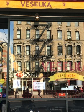 VM1UPGoJQLaWeylYrQoUlQ